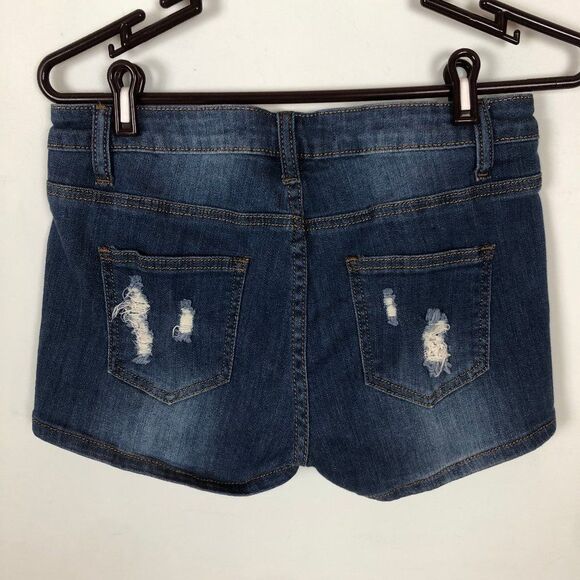 Harper Floral Embroidered Shorts - Picture 6 of 6